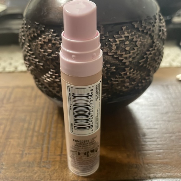 NYX Bare With Me Concealer LIGHT - Picture 2 of 3